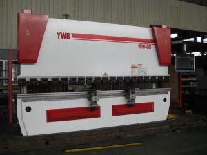 4 מ Yawei 8 ציר העיתונות בלמים מכונות CNC