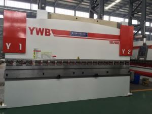 4 צירים CNC Hydraulic העיתונות בלמים 100 טון