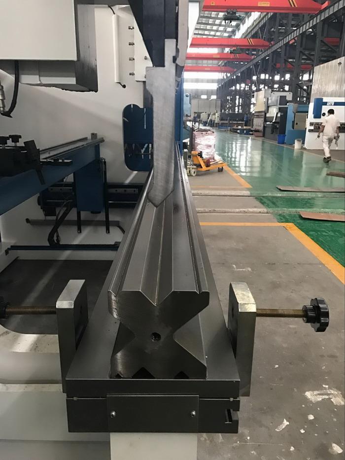 AHYW Yawei 400T4m  pressbrake top punch and multi V die