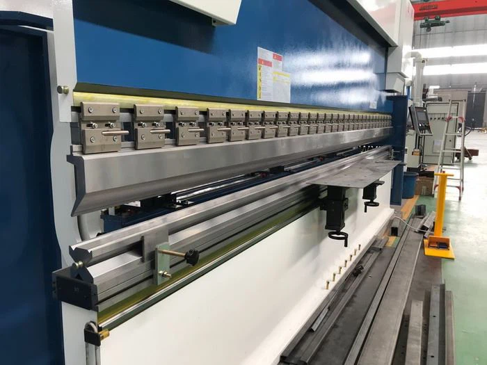 6M large sheet metal bending machine 300T 4 axis cnc pres brakes